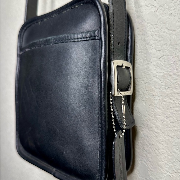 Vintage COACH Leather Camera Crossbody Bag 9817 - Picture 2 of 12